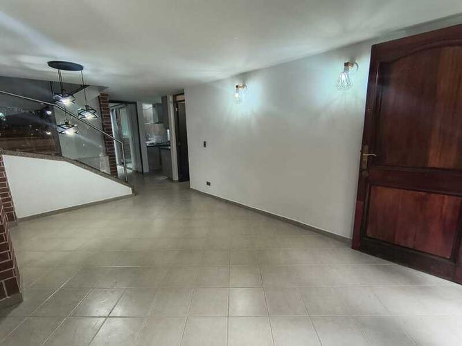 Casa de 4 alcobas en venta en Suramérica, La Estrella, 189 m² · foto 2 de 20