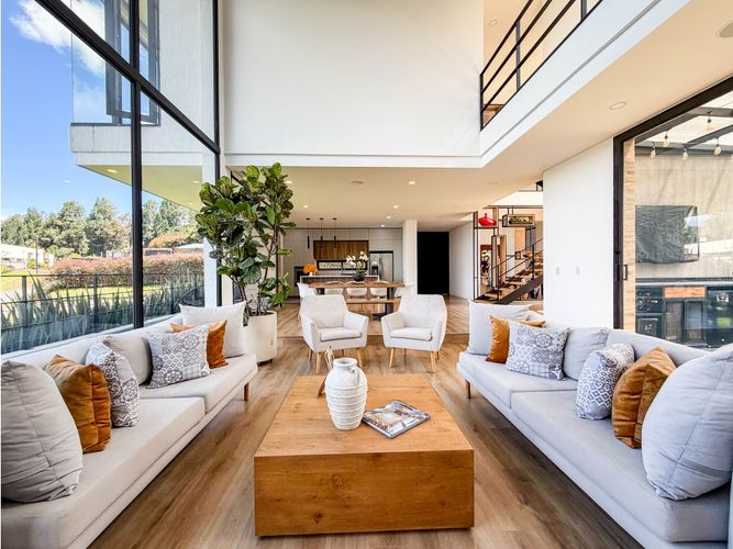 Casa de 5 alcobas en venta en Mercenario, Sopó, 380 m² · foto 2 de 24