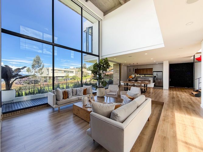 Casa de 5 alcobas en venta en Mercenario, Sopó, 380 m² · foto 3 de 24