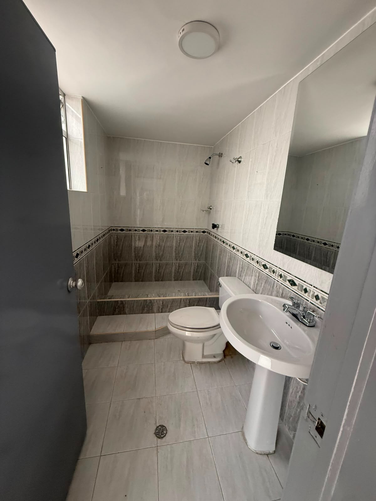 Casa en arriendo en Lago Gaitan, Bogotá · foto 17 de 24