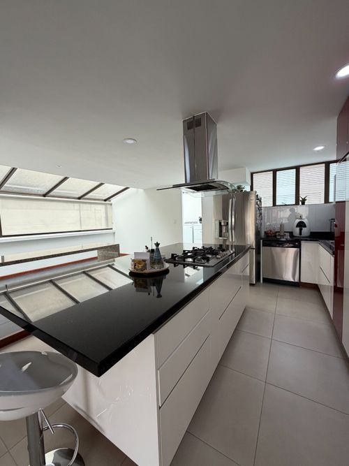 Apartamento de 4 alcobas en venta en Santa Barbara, Bogotá, 160 m² · foto 11 de 24