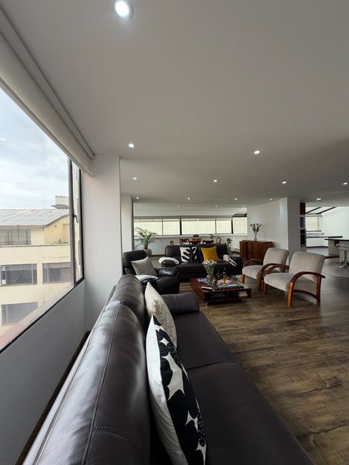 Apartamento de 4 alcobas en venta en Santa Barbara, Bogotá, 160 m² · foto 4 de 24