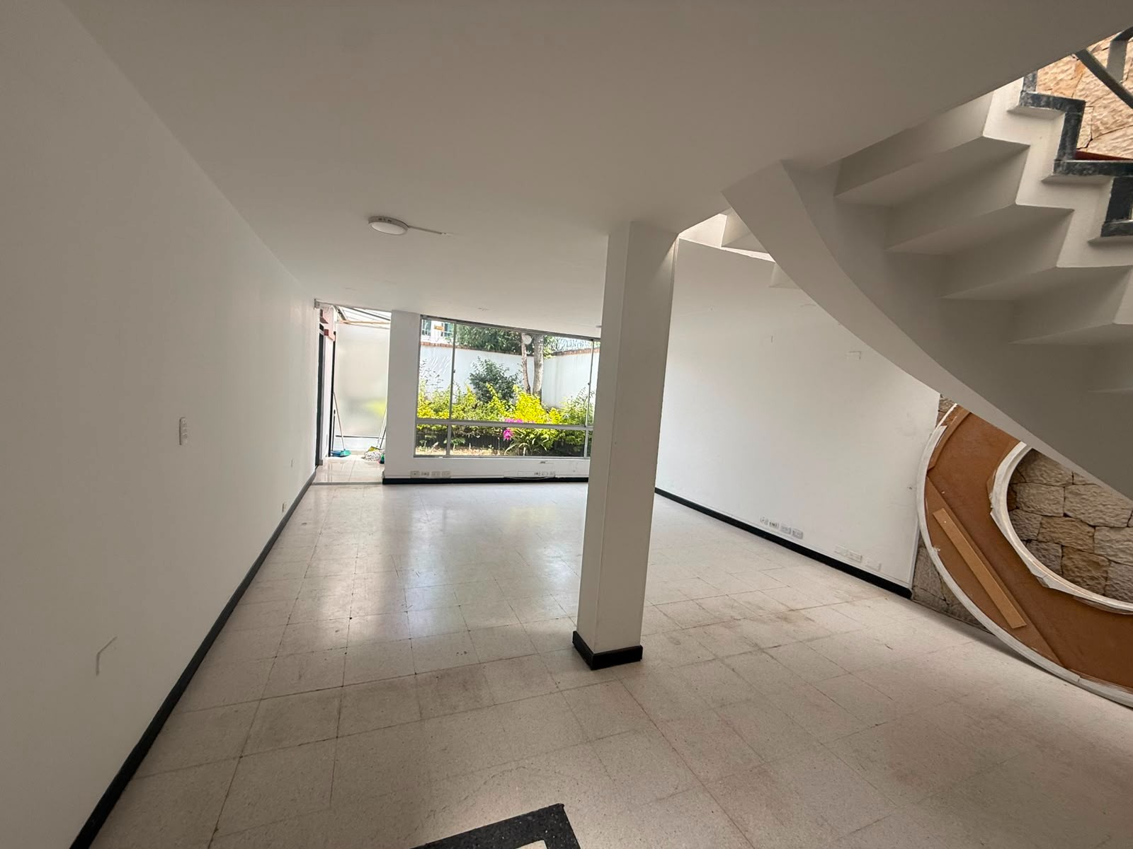 Casa en arriendo en Lago Gaitan, Bogotá · foto 2 de 24