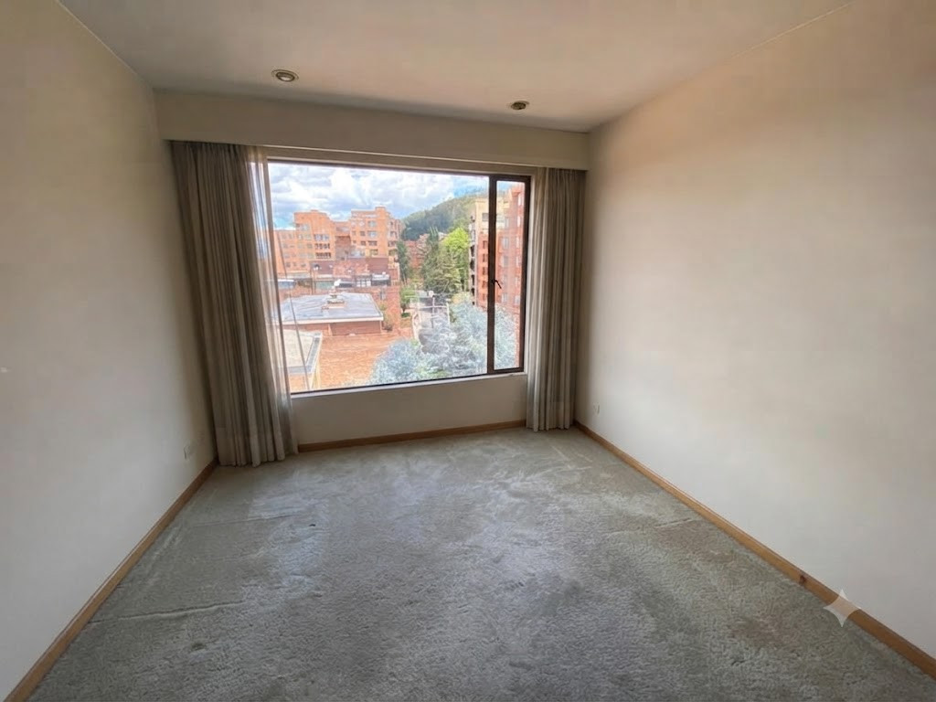 Apartamento en venta en Los Rosales, Bogotá · foto 14 de 17