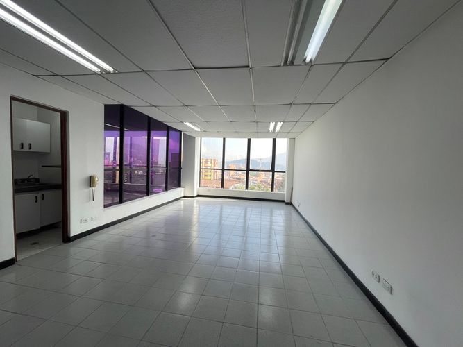 Oficina en arriendo en Lorena, Medellín, 36 m² · foto 2 de 8
