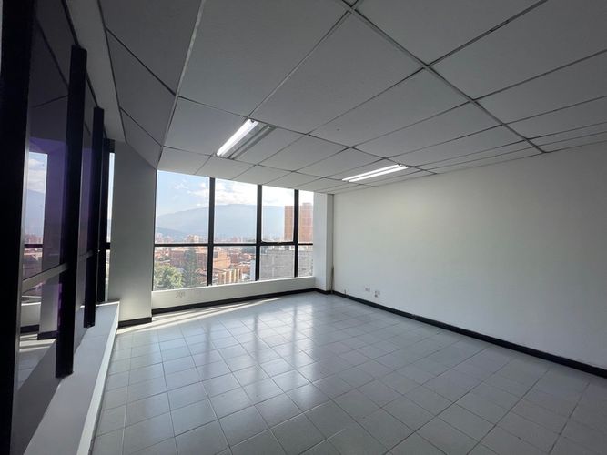 Oficina en arriendo en Lorena, Medellín, 36 m² · foto 3 de 8