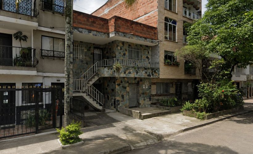 Casa de 4 alcobas en venta en Cristo Rey, Medellín, 329 m² · foto 2 de 10
