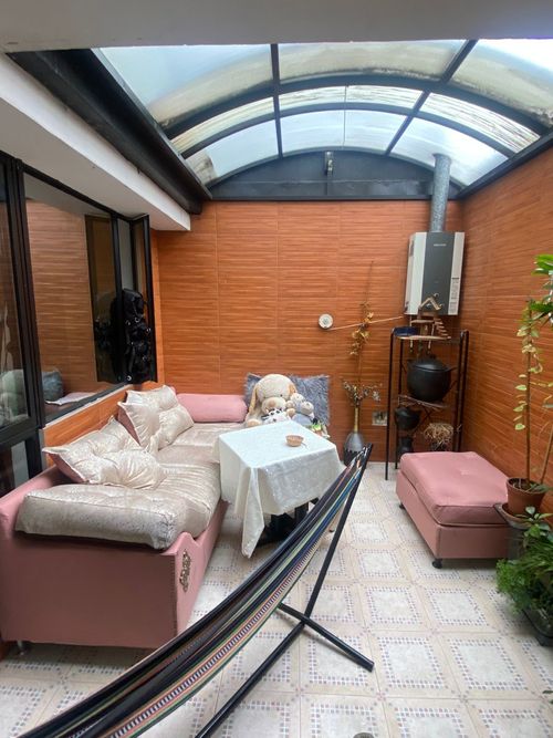 Casa de 3 alcobas en venta en Mandalay, Bogotá, 320 m² · foto 15 de 21