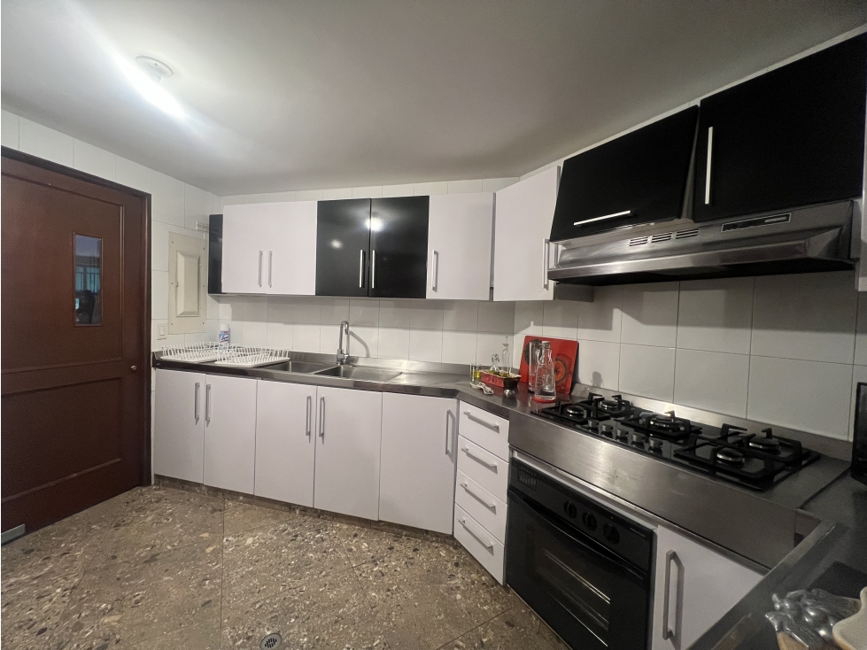 Apartamento en venta en Los Rosales, Bogotá · foto 10 de 24