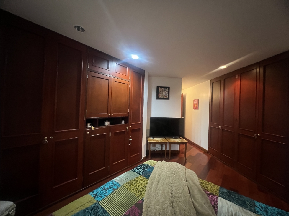 Apartamento en venta en Los Rosales, Bogotá · foto 16 de 24