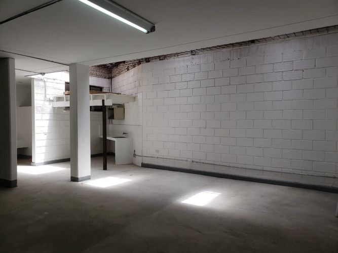 Bodega en venta en San Fernando, Medellín, 553 m² · foto 9 de 10