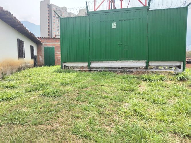 Casa de 8 alcobas en venta en Carmelo, Bello, 400 m² · foto 8 de 11