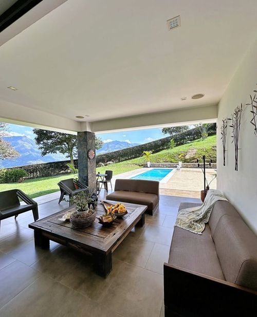 Casa de 4 alcobas en venta en Zarzal La Luz, Copacabana, 642 m² · foto 8 de 9