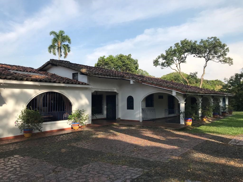 House for rent in Pance, Cali