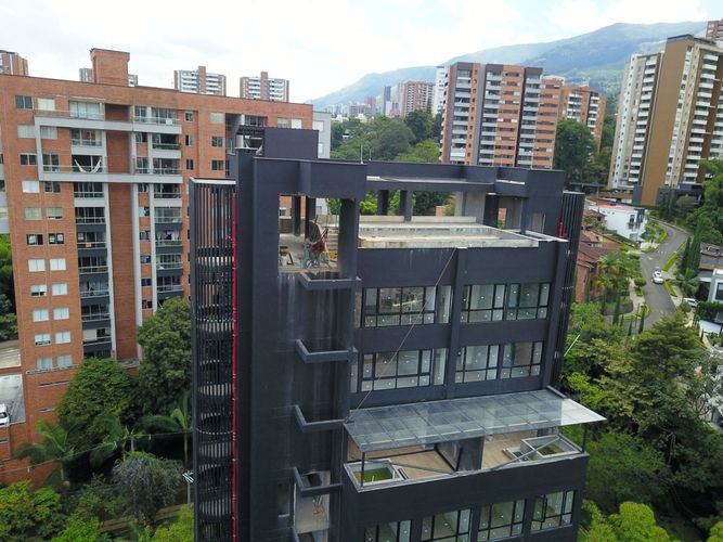 Edificio en venta en Loma Del Esmeraldal, Envigado, 2832 m² · foto 4 de 16