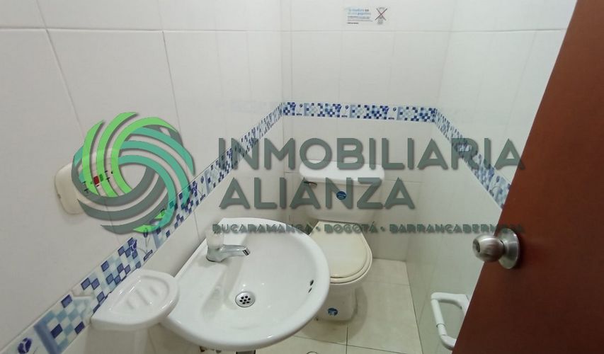 Oficina en arriendo en Centro, Bucaramanga, 13 m² · foto 2 de 4