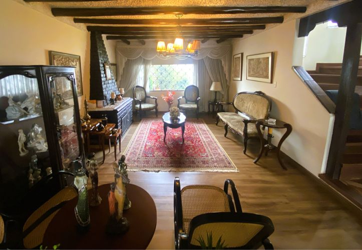 Casa de 4 alcobas en venta en Pontevedra, Bogotá, 251 m² · foto 3 de 24