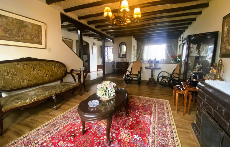 Casa de 4 alcobas en venta en Pontevedra, Bogotá, 251 m² · foto 4 de 24