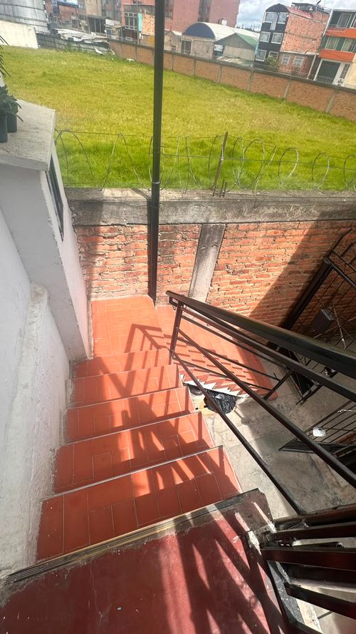 Casa de 4 alcobas en venta en La Magnolia, Madrid, 339 m² · foto 4 de 17
