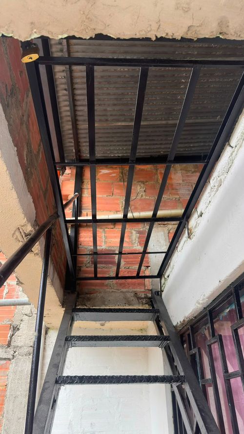 Casa de 4 alcobas en venta en La Magnolia, Madrid, 339 m² · foto 6 de 17