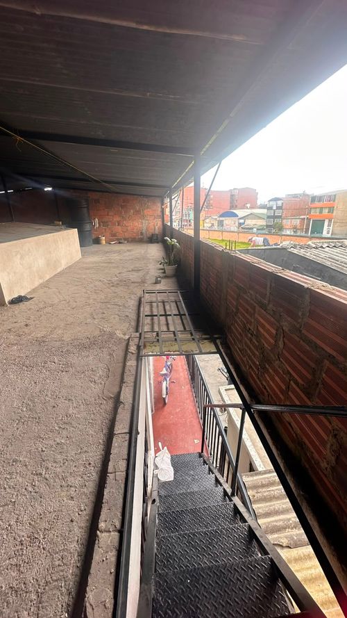 Casa de 4 alcobas en venta en La Magnolia, Madrid, 339 m² · foto 9 de 17