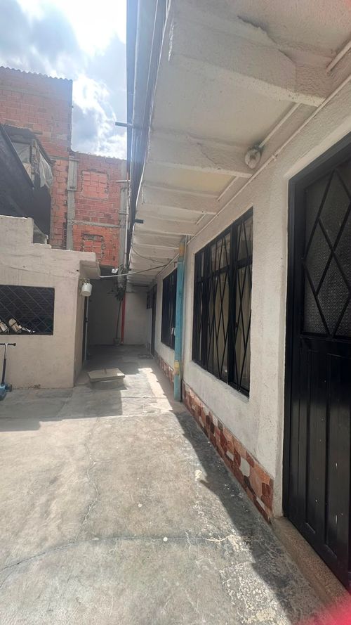 Casa de 4 alcobas en venta en La Magnolia, Madrid, 339 m² · foto 14 de 17