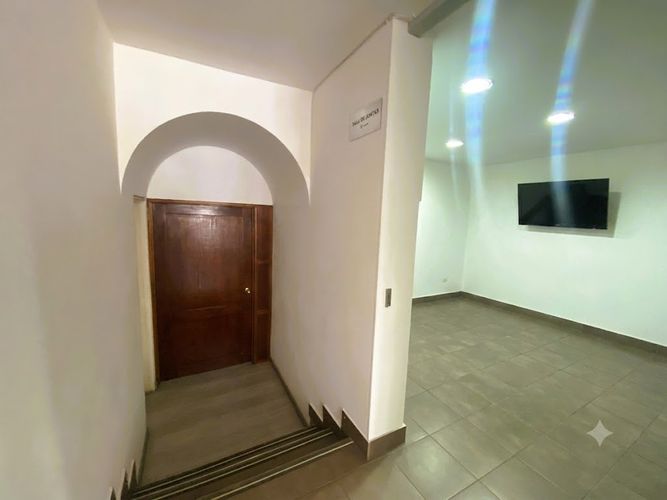 Casa de 6 alcobas en venta en Chico Norte, Bogotá, 215 m² · foto 3 de 7