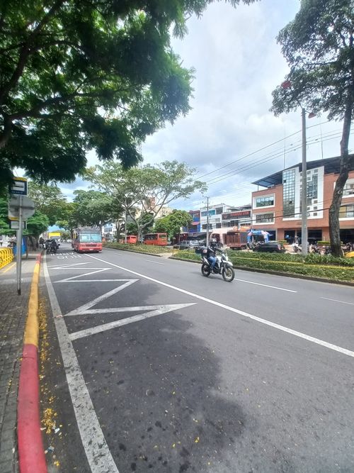 Local en arriendo en Restrepo, Ibagué, 382 m² · foto 2 de 24