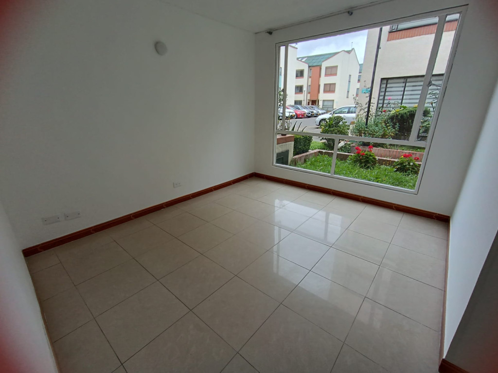 Casa en venta en Modelia Occidental, Bogotá · foto 2 de 22
