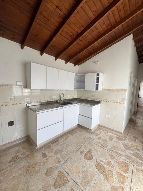 Apartamento de 4 alcobas en venta en Cabañitas, Bello, 110 m² · foto 5 de 8