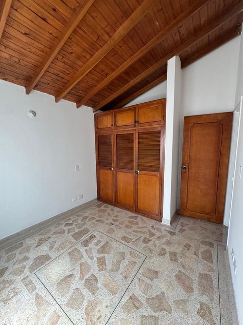 Apartamento de 4 alcobas en venta en Cabañitas, Bello, 110 m² · foto 2 de 8
