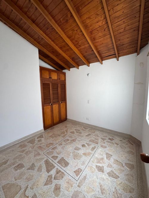 Apartamento de 4 alcobas en venta en Cabañitas, Bello, 110 m² · foto 3 de 8