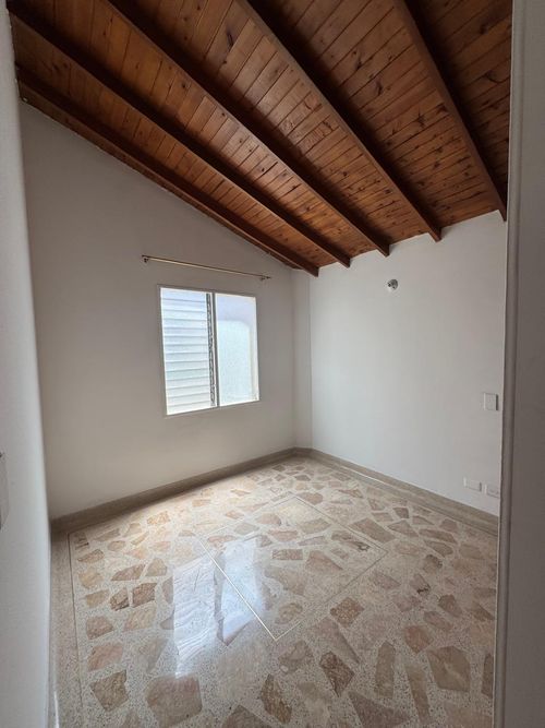 Apartamento de 4 alcobas en venta en Cabañitas, Bello, 110 m² · foto 8 de 8