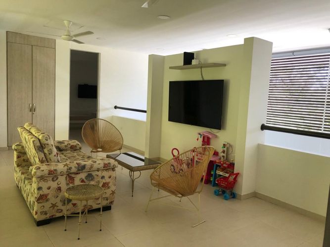 Casa de 7 alcobas en venta en Girardot, Girardot, 340 m² · foto 2 de 21