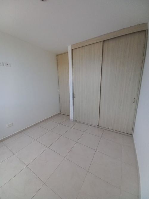 Apartamento de 3 alcobas en venta en Picaleña Y Mirolindo, Ibagué, 73 m² · foto 14 de 24