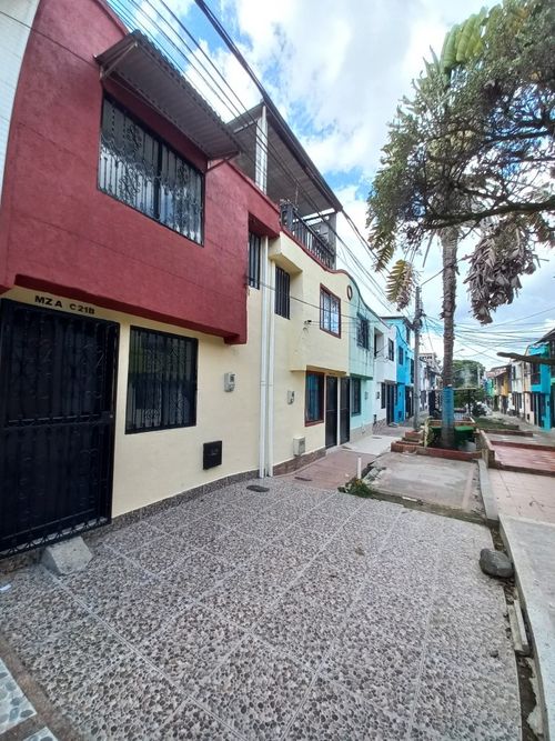 Casa de 3 alcobas en venta en Ub. Altos De Vasconia, Ibagué, 51 m² · foto 2 de 18