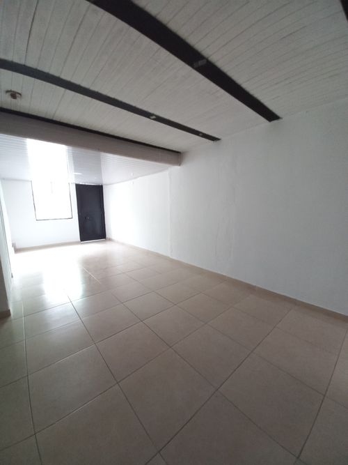 Casa de 3 alcobas en venta en Ub. Altos De Vasconia, Ibagué, 51 m² · foto 4 de 18