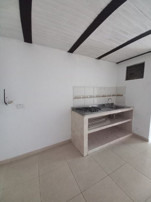 Casa de 3 alcobas en venta en Ub. Altos De Vasconia, Ibagué, 51 m² · foto 7 de 18