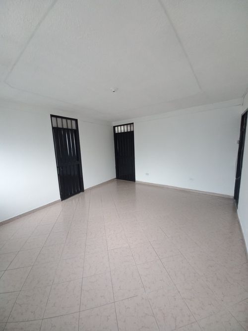 Casa de 6 alcobas en venta en Miramar, Ibagué, 283 m² · foto 5 de 24