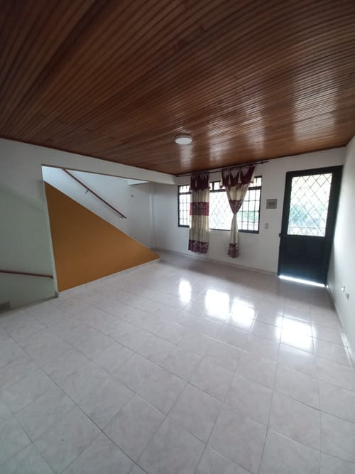 Casa de 6 alcobas en venta en Miramar, Ibagué, 283 m² · foto 17 de 24