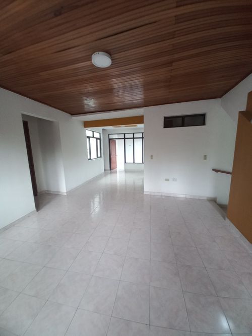 Casa de 6 alcobas en venta en Miramar, Ibagué, 283 m² · foto 18 de 24