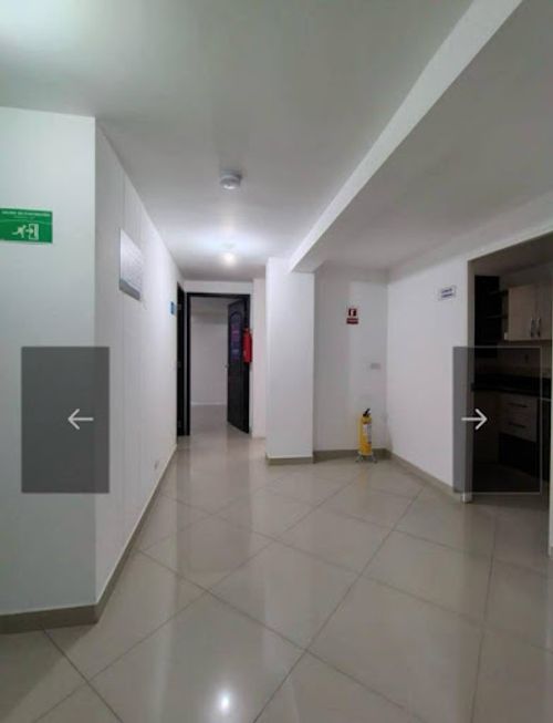 Oficina en arriendo en Los Colores, Medellín, 132 m² · foto 8 de 11