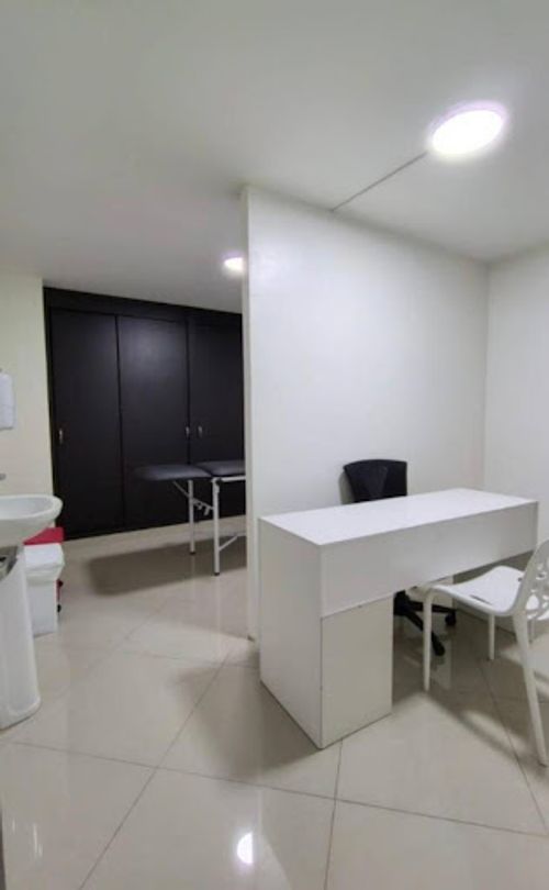 Oficina en arriendo en Los Colores, Medellín, 132 m² · foto 9 de 11