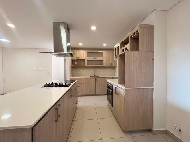Apartamento de 3 alcobas en venta en Vegas De San Jose, Sabaneta, 135 m² · foto 11 de 20