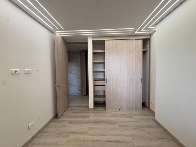 Apartamento de 3 alcobas en venta en Vegas De San Jose, Sabaneta, 135 m² · foto 6 de 20