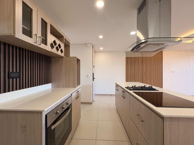 Apartamento de 3 alcobas en venta en Vegas De San Jose, Sabaneta, 135 m² · foto 14 de 20