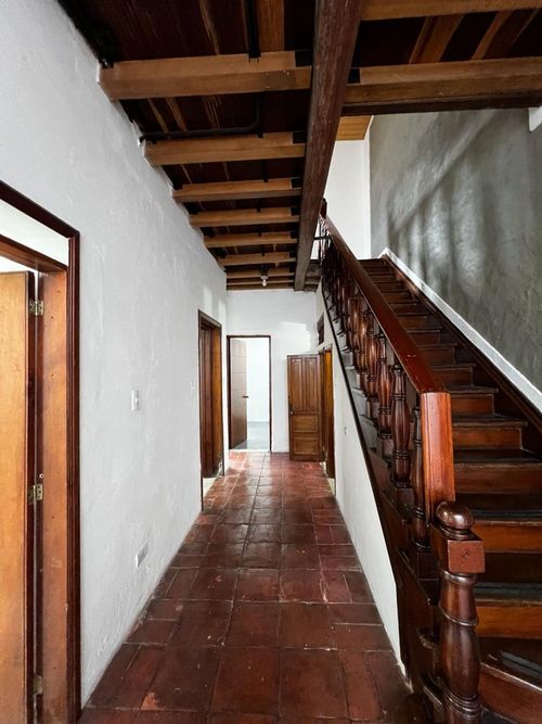 Casa de 8 alcobas en venta en La Candelaria, Bogotá, 195 m² · foto 9 de 20