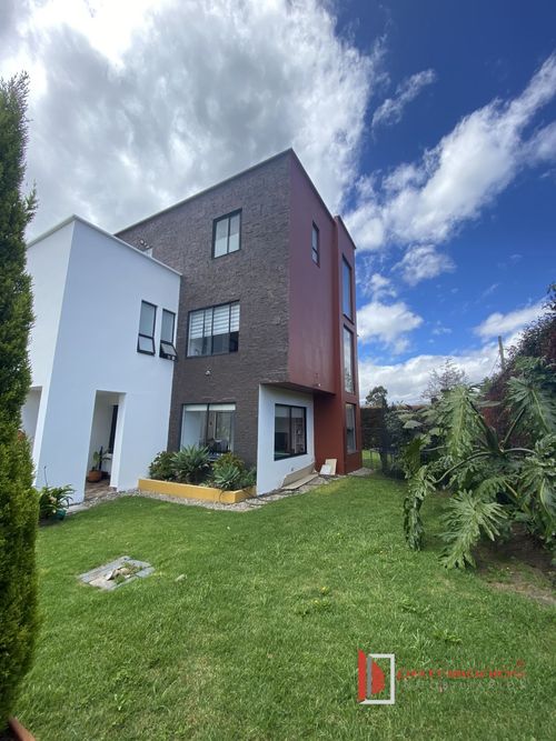 Casa de 4 alcobas en venta en Siberia, Cota, 240 m² · foto 3 de 24
