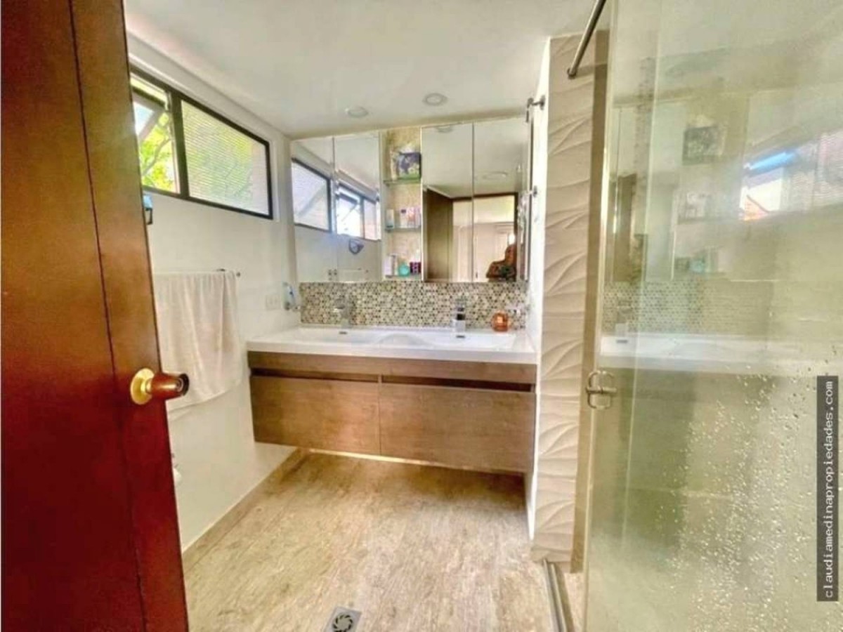 Apartamento en arriendo en Castropol, Medellín · foto 12 de 15