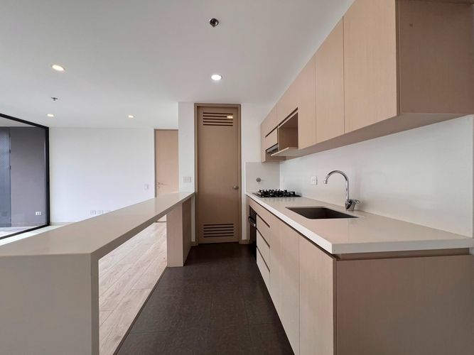 Apartamento de 2 alcobas en arriendo en El Poblado, Medellín, 79 m² · foto 7 de 12